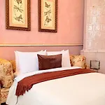 Refined Living, Iconic Address - Calea Victoriei Appartement