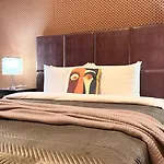 Refined Living, Iconic Address - Calea Victoriei 公寓