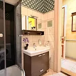 Refined Living, Iconic Address - Calea Victoriei * Bukarest