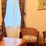 Refined Living, Iconic Address - Calea Victoriei Bukarest