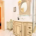 Refined Living, Iconic Address - Calea Victoriei * Bukarest