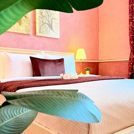 Refined Living, Iconic Address - Calea Victoriei Bukarest