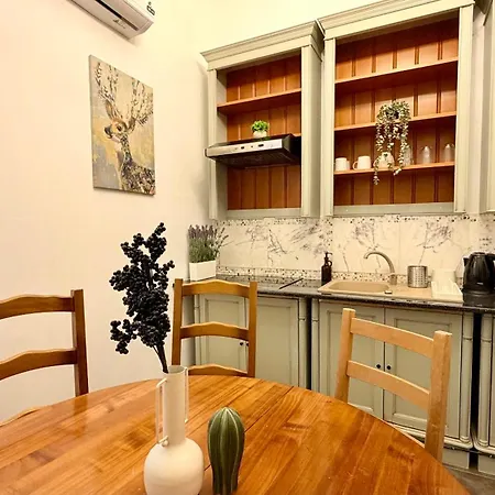 Refined Living, Iconic Address - Calea Victoriei Apartman