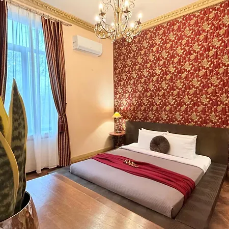 Refined Living, Iconic Address - Calea Victoriei Bukarest