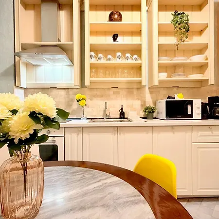 Refined Living, Iconic Address - Calea Victoriei Apartman *