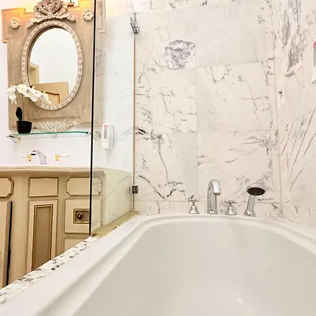 Refined Living, Iconic Address - Calea Victoriei * Bukarest