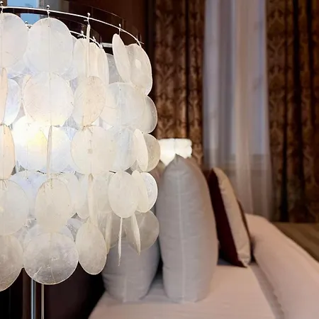 Refined Living, Iconic Address - Calea Victoriei Apartman