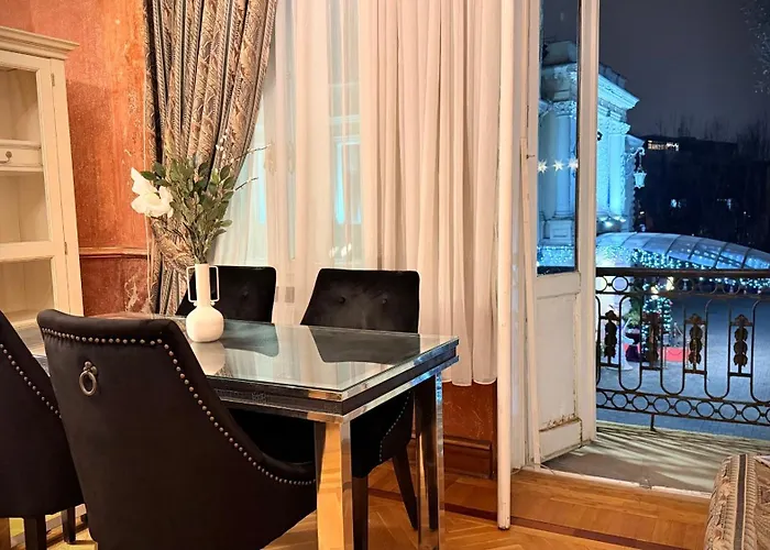 Refined Living, Iconic Address - Calea Victoriei Lägenhet