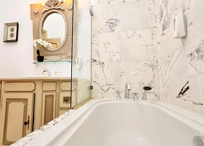 Refined Living, Iconic Address - Calea Victoriei * بوخارست