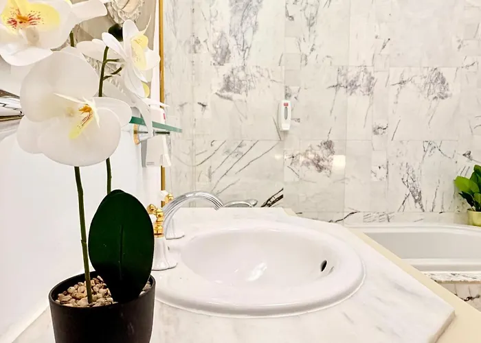 Refined Living, Iconic Address - Calea Victoriei 부쿠레슈티