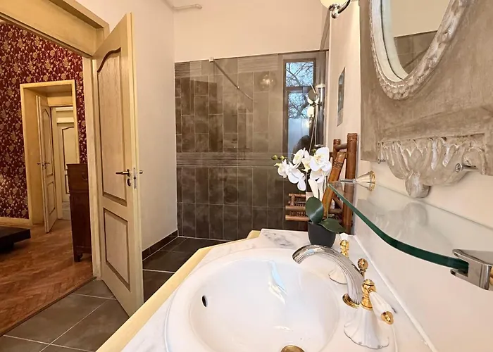 Refined Living, Iconic Address - Calea Victoriei