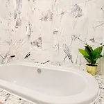 Refined Living, Iconic Address - Calea Victoriei Bucureşti