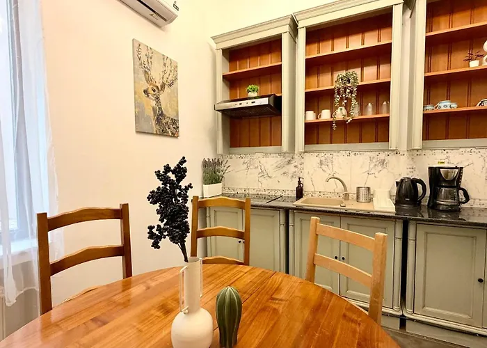Refined Living, Iconic Address - Calea Victoriei Apartmán